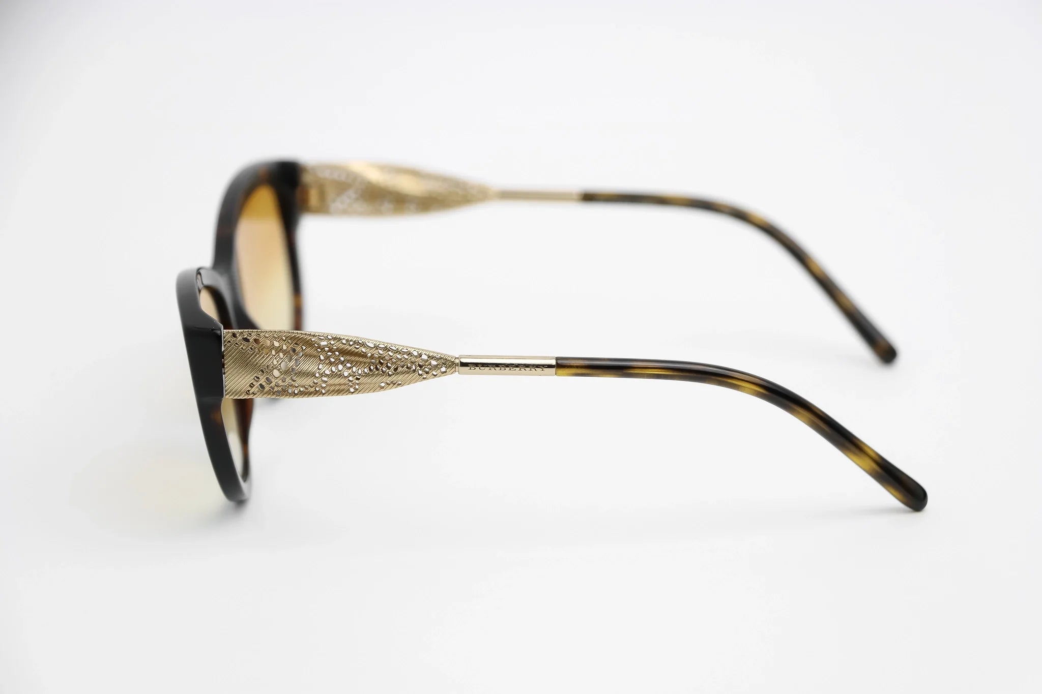 Burberry - B2210