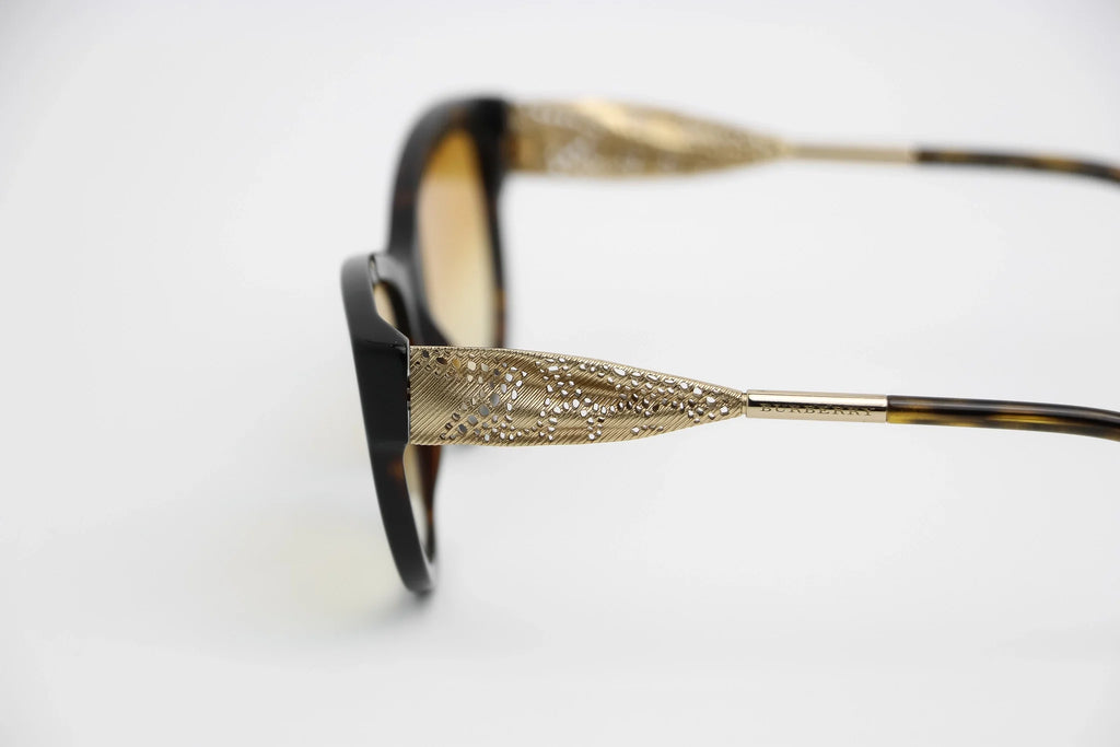 Burberry - B2210