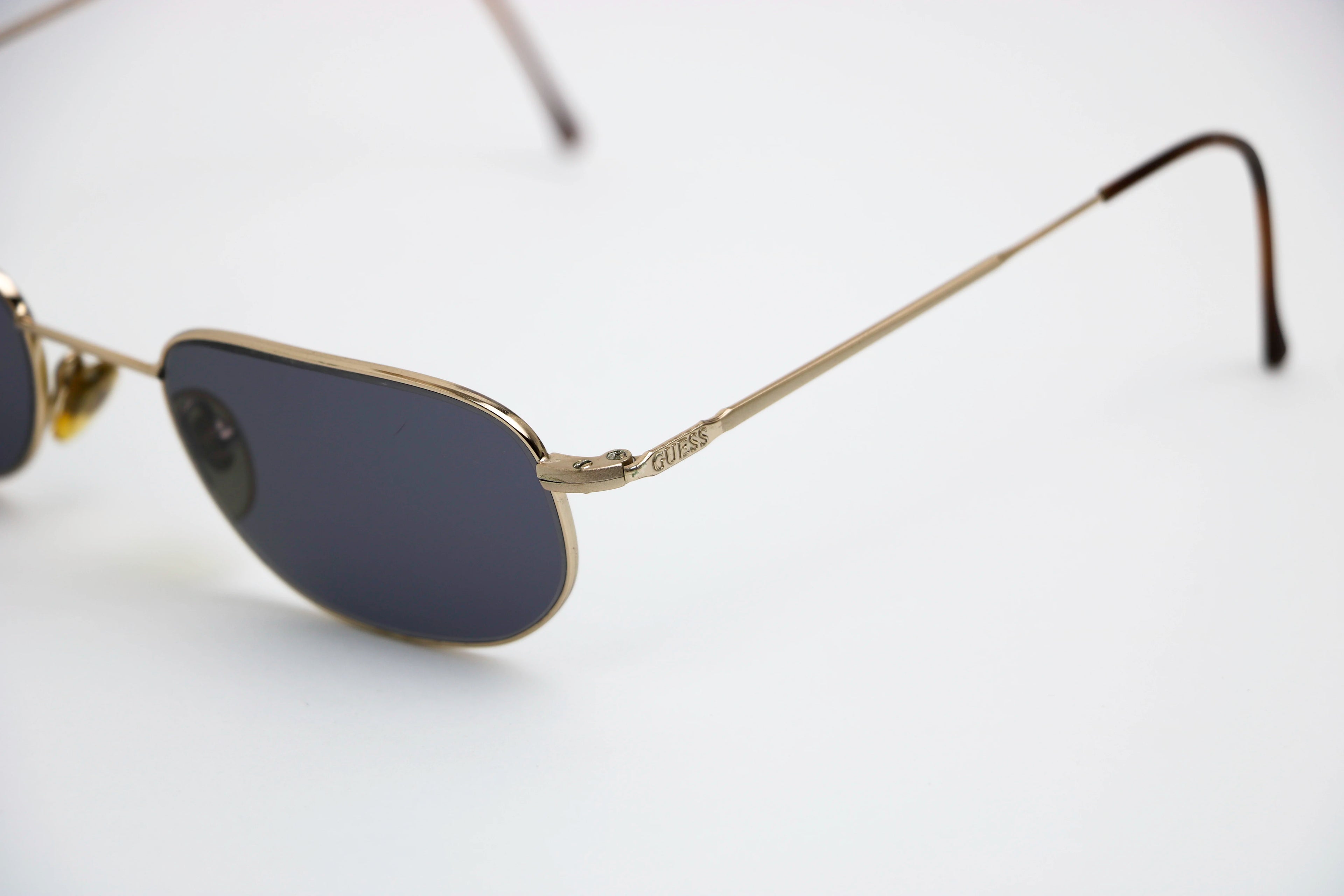 Guess - GU505