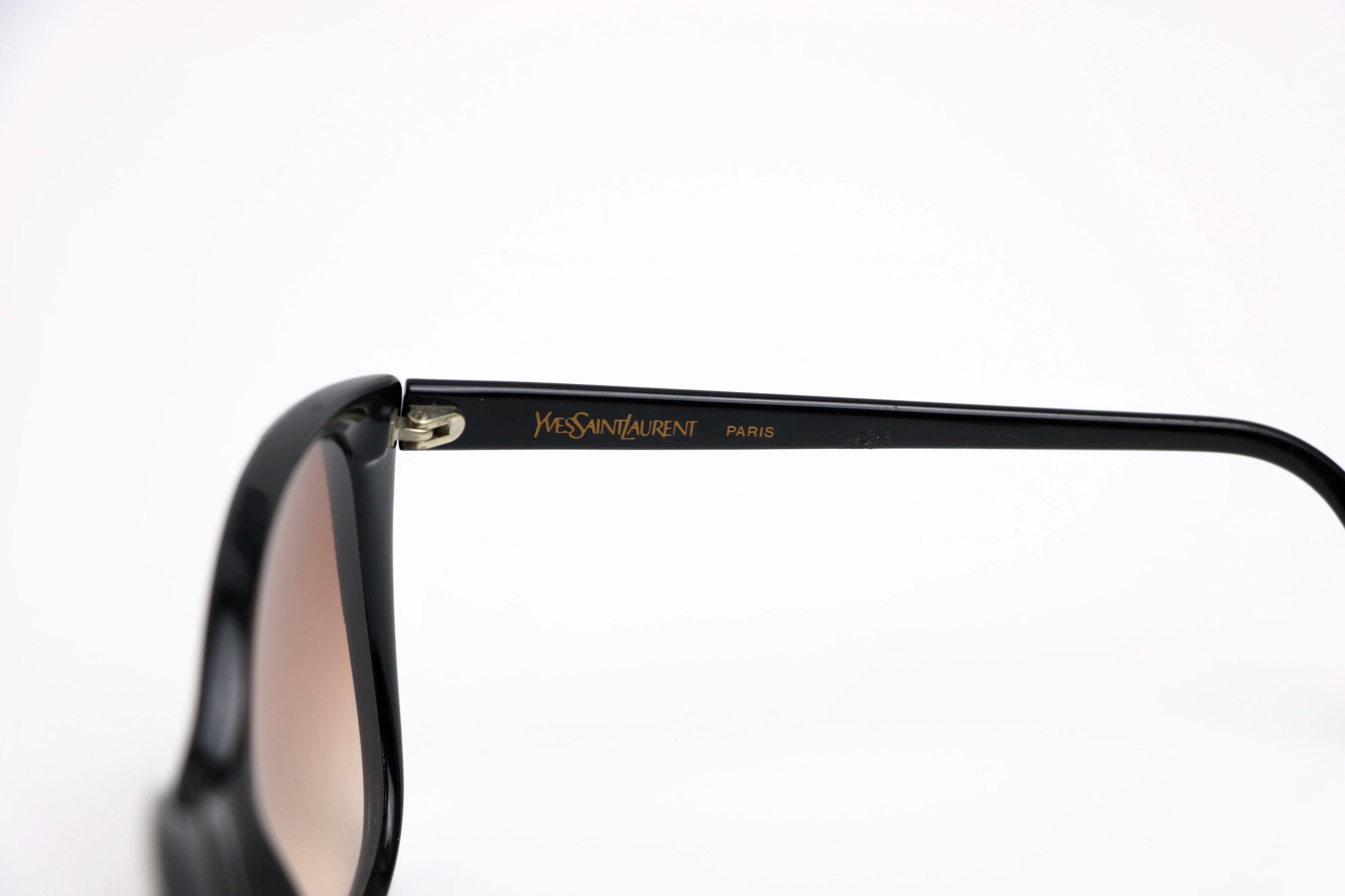 Yves Saint Laurent - 8799-9