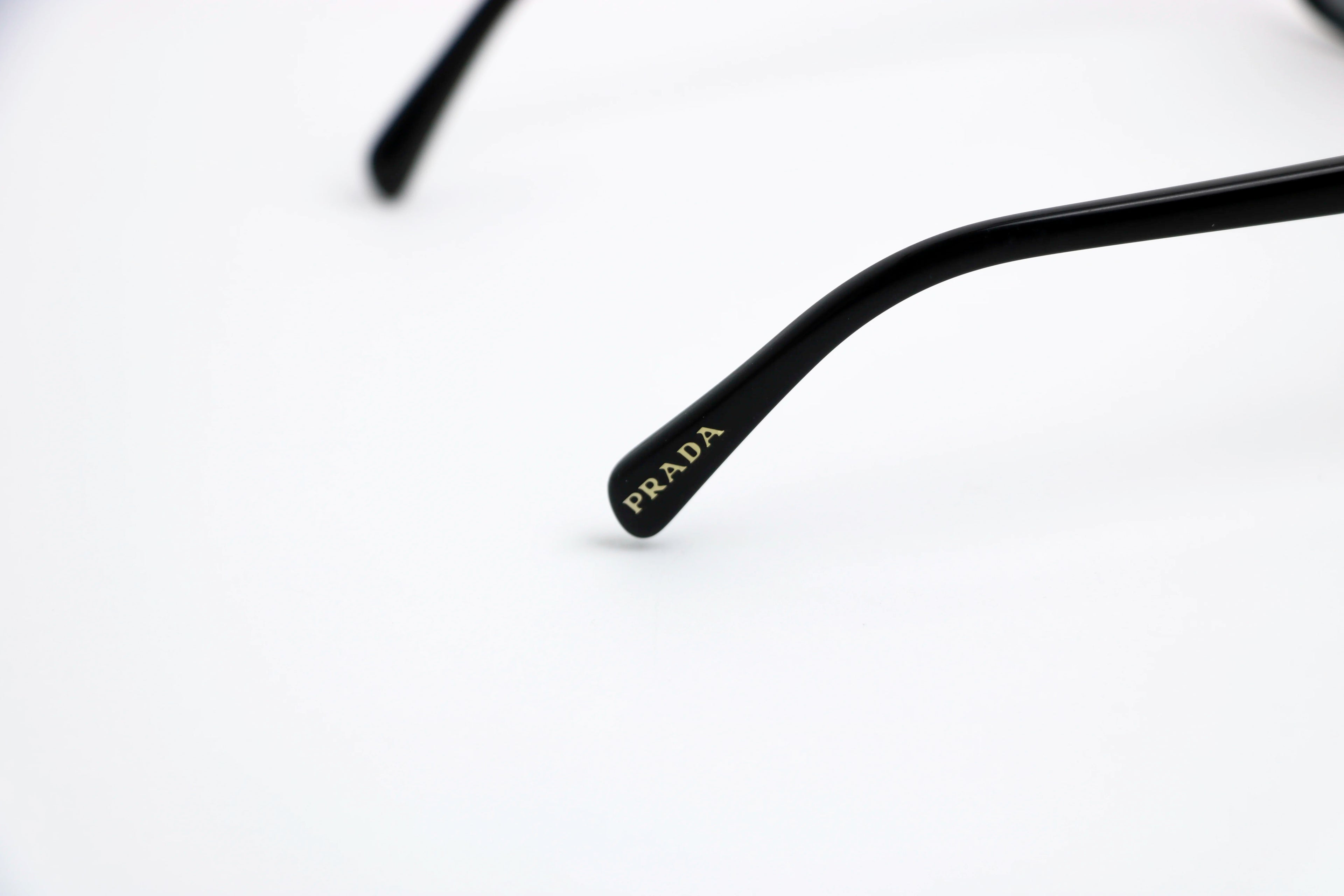 Prada - VPR06N