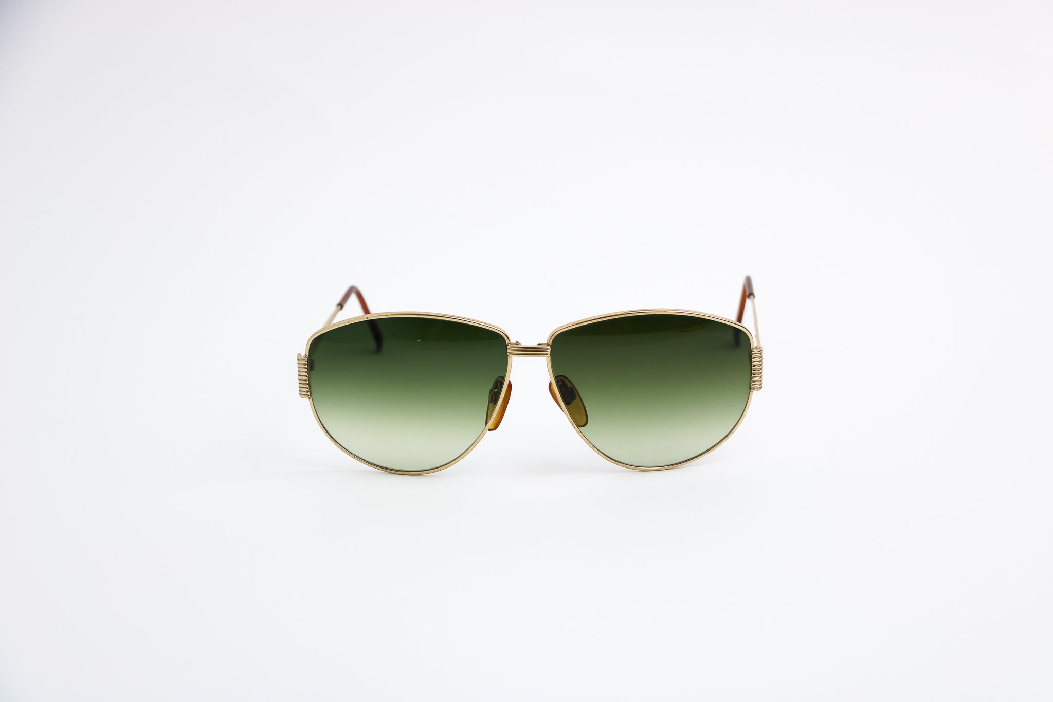 Valentino - V608